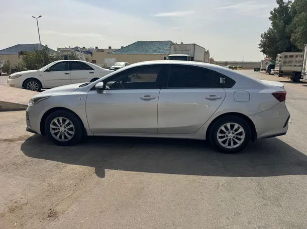 Car image 8
