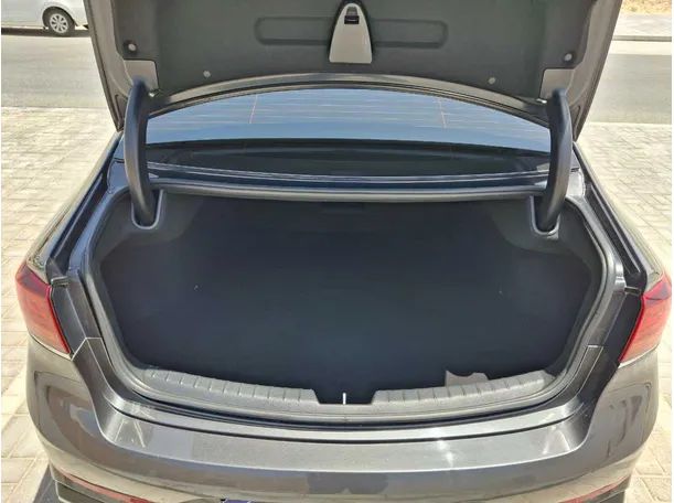 Car image 22