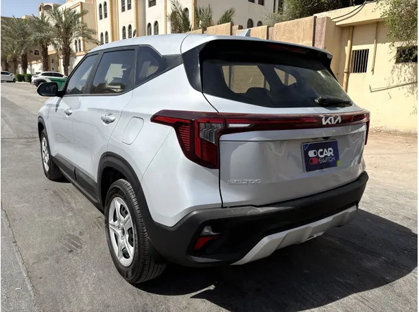 Car image 7