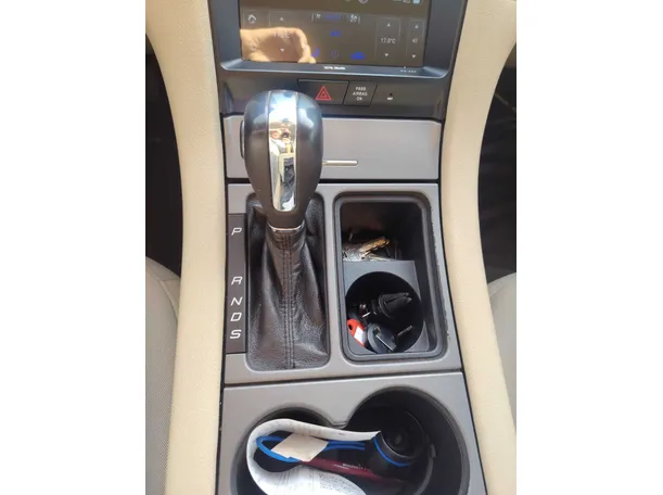 Car image 19