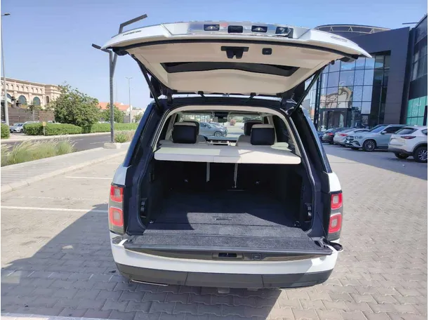 Car image 27
