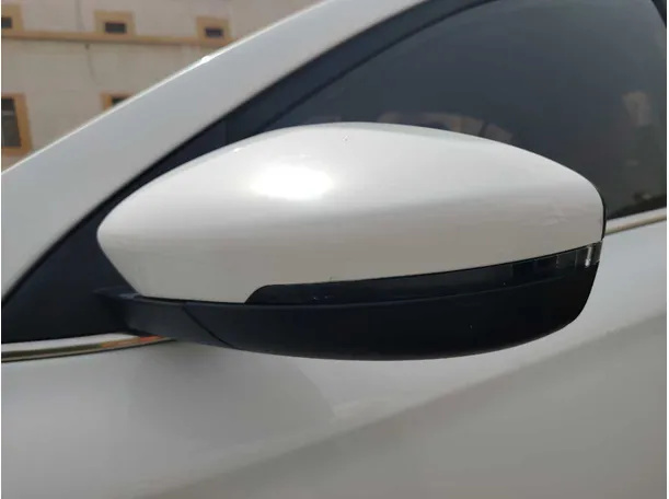 Car image 26