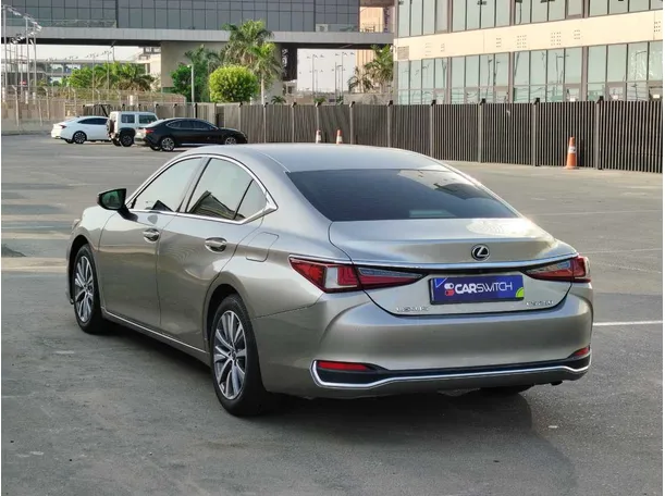 Car image 7