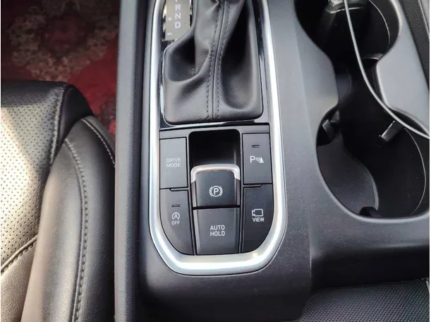 Car image 19