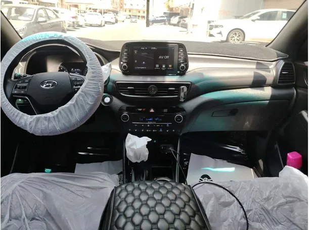 Car image 23