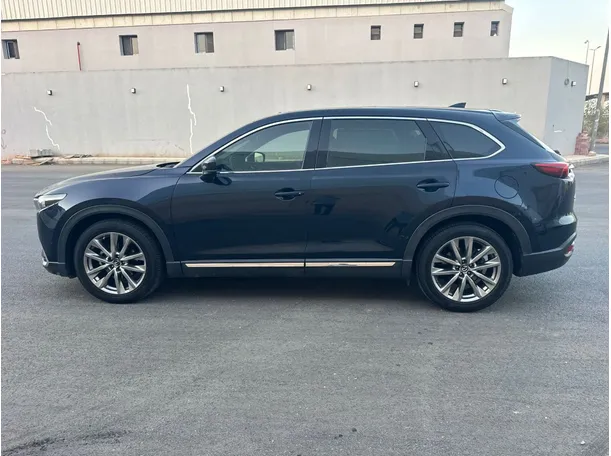 Car image 8