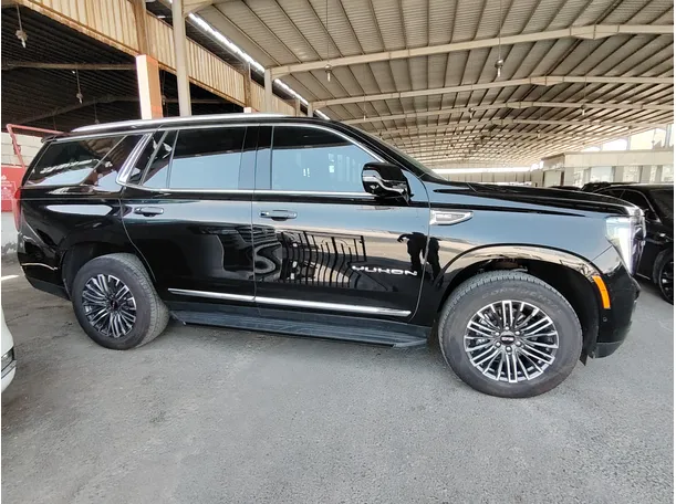 Car image 4