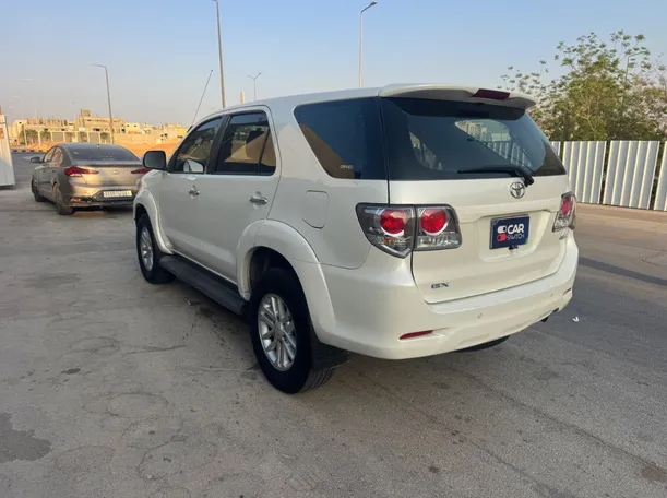 Car image 7