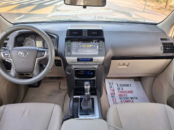 Car image 16