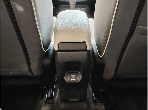 Car image 29