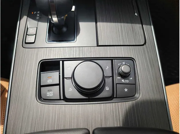 Car image 28