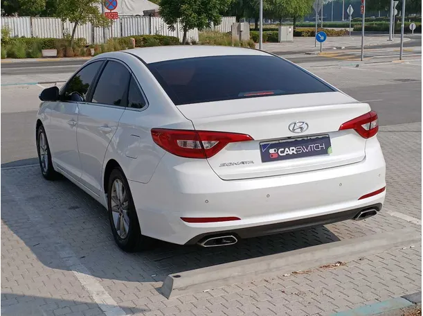 Car image 7