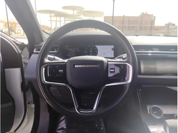 Car image 23