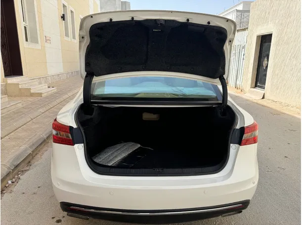 Car image 22