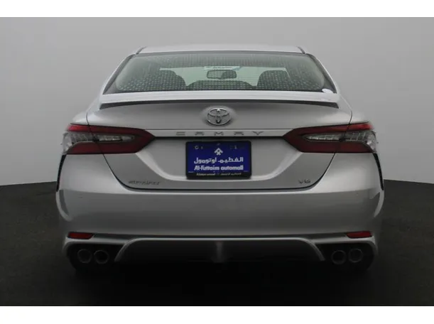 Car image 12