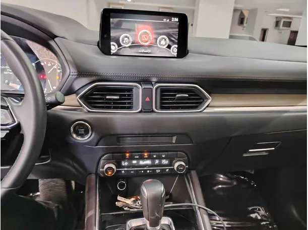 Car image 27