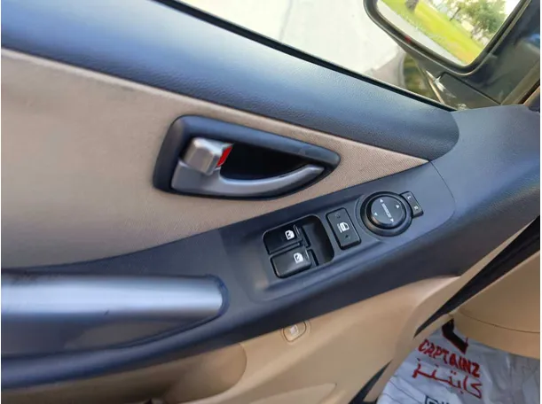 Car image 32