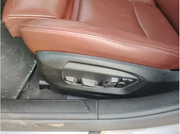 Car image 39
