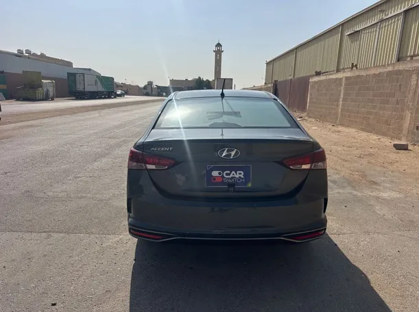 Car image 6