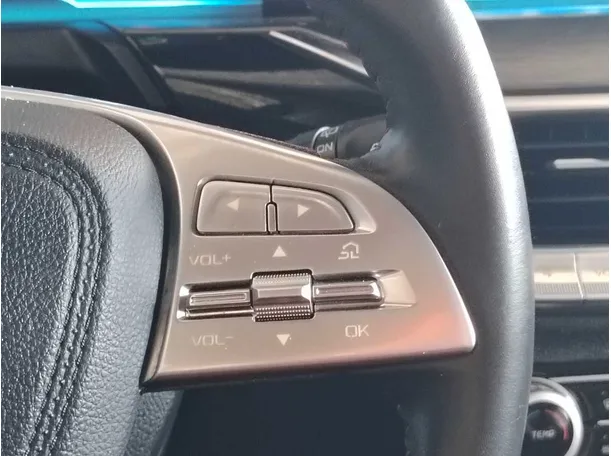 Car image 28