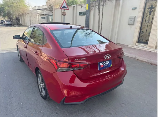 Car image 7