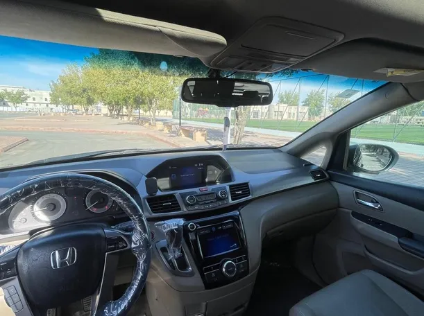 Car image 7