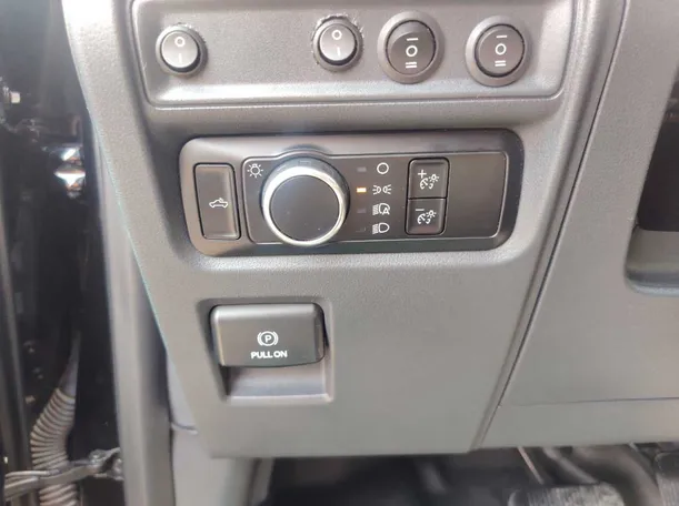 Car image 27