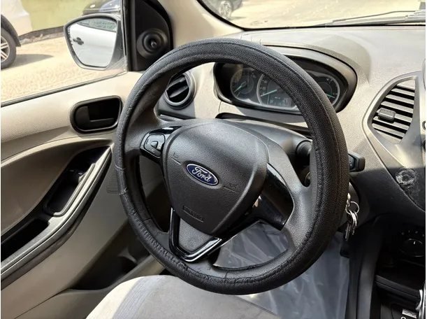 Car image 21
