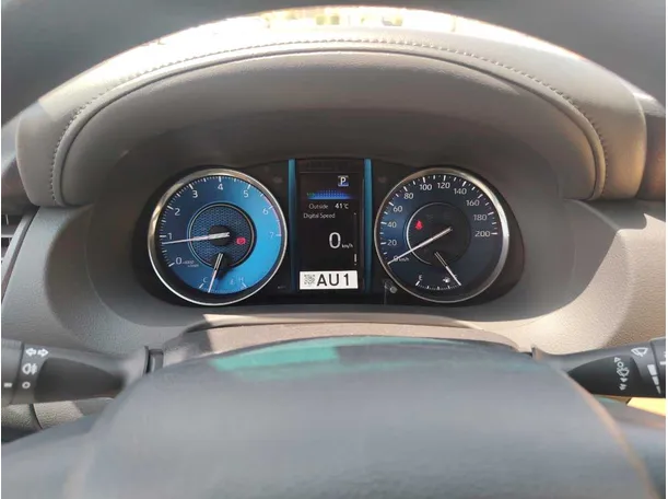 Car image 24