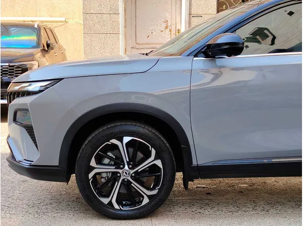 Car image 9