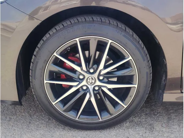 Car image 10