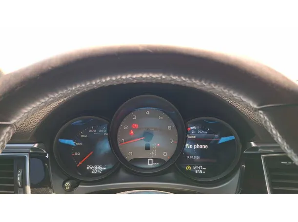 Car image 19