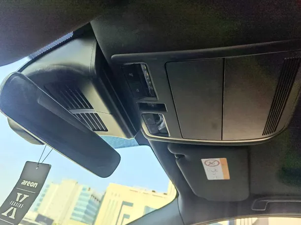 Car image 35