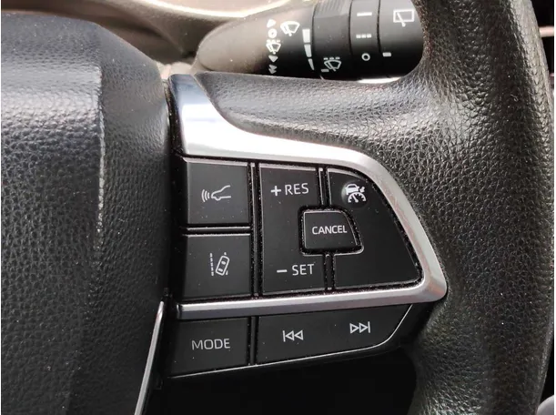 Car image 30