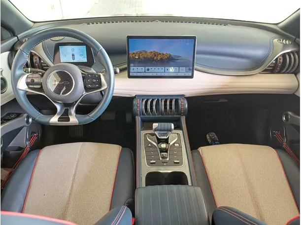 Car image 15