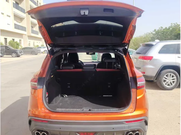 Car image 27