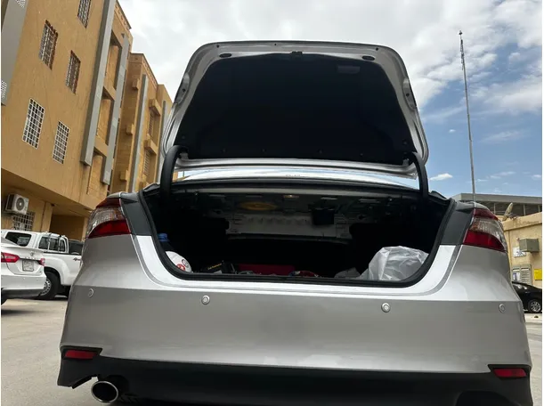 Car image 22