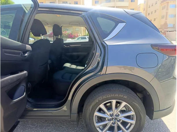 Car image 26