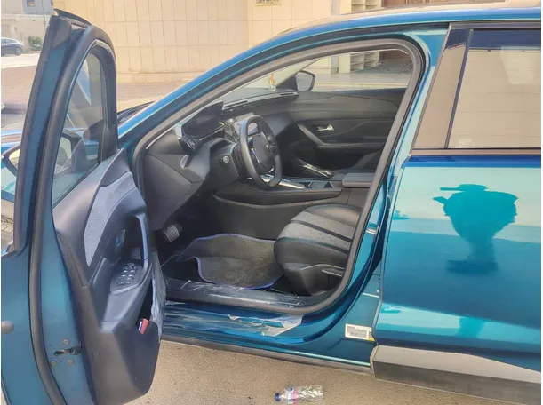 Car image 13