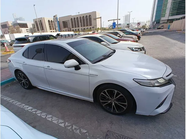 Car image 8