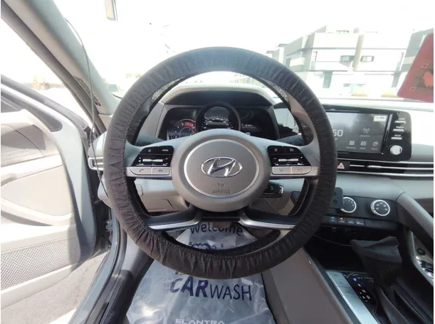 Car image 23