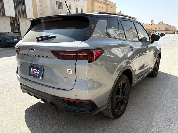 Car image 5