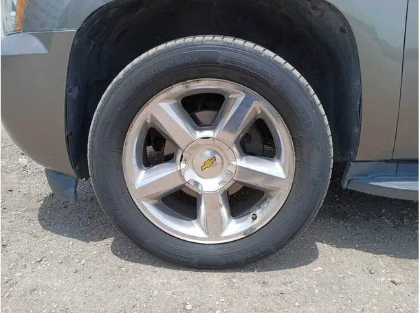 Car image 10