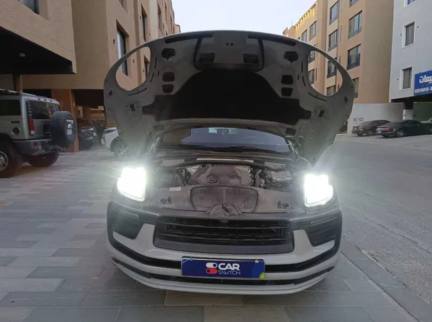 Car image 38