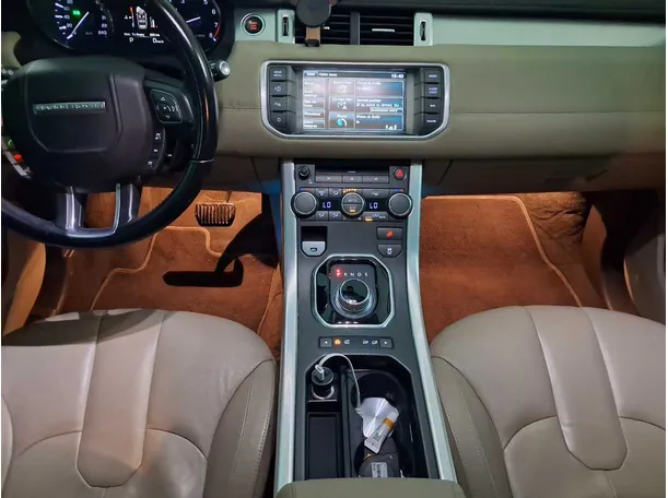 Car image 15