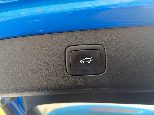 Car image 29
