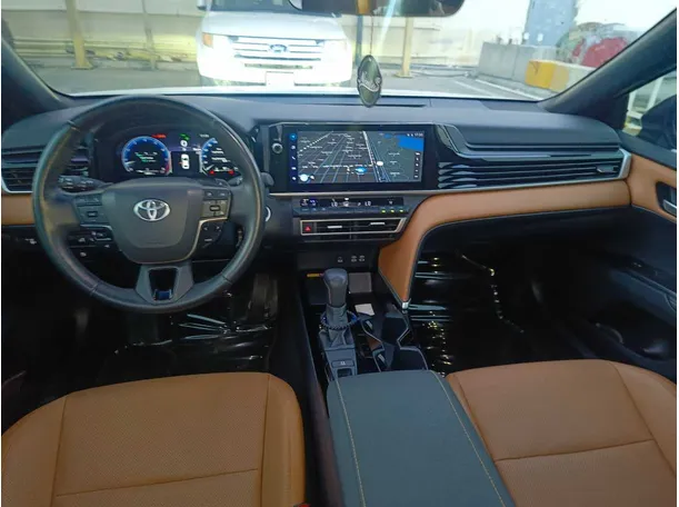 Car image 19