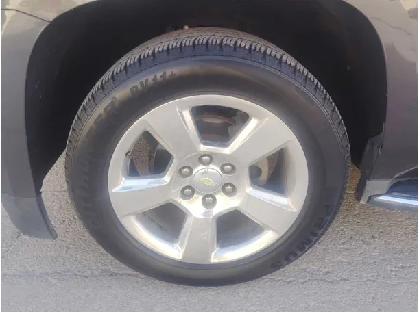 Car image 10