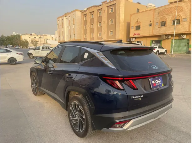 Car image 7