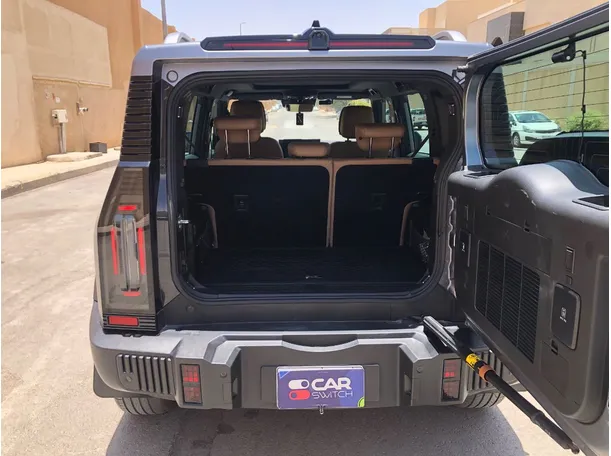 Car image 20